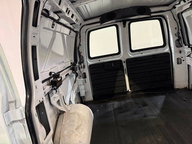 2016 GMC Savana 2500