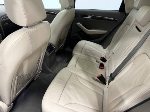 2011 Audi Q5 2.0T quattro Premium Plus