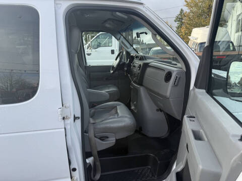 2014 Ford E-Series E-350 SD