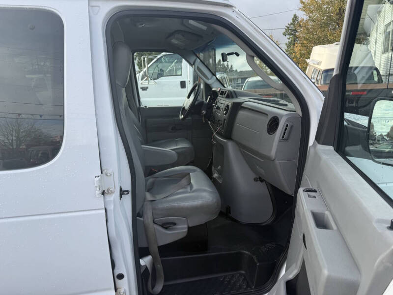 2014 Ford E-Series E-350 SD