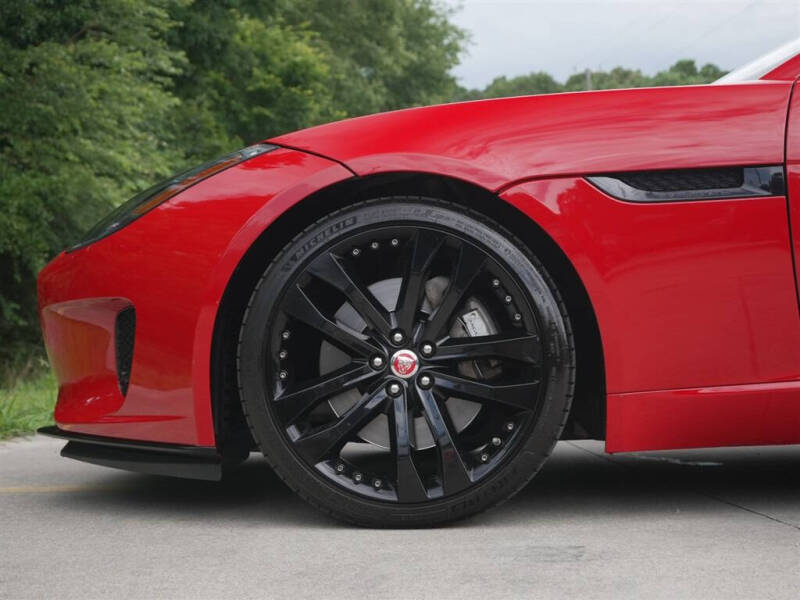 2019 Jaguar F-TYPE P300