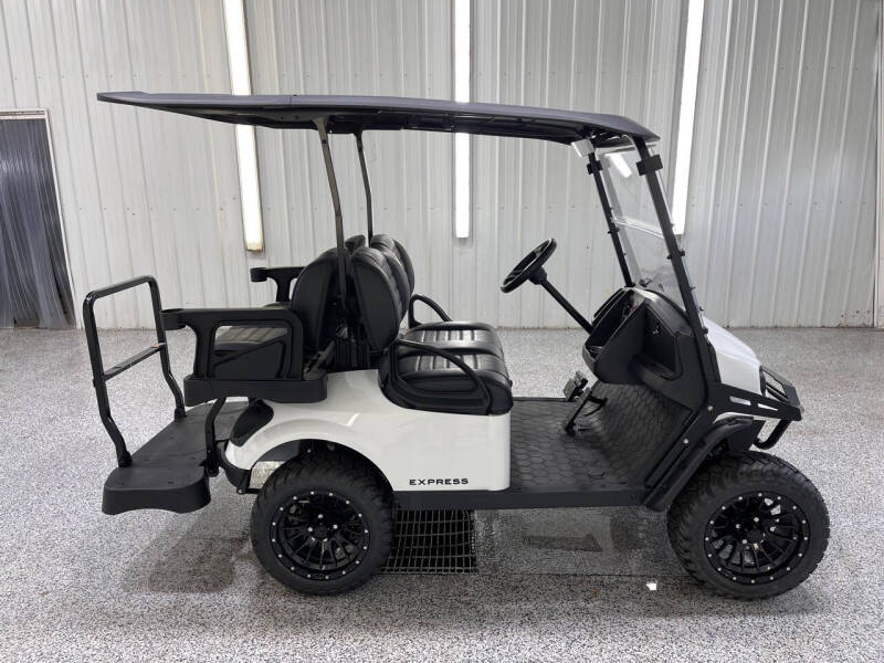 2025 E-Z-GO Express S4 Gas