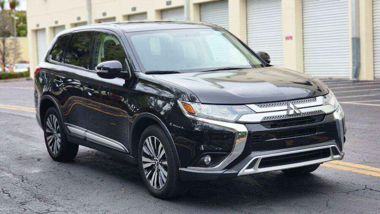 2019 Mitsubishi Outlander  - $16,900