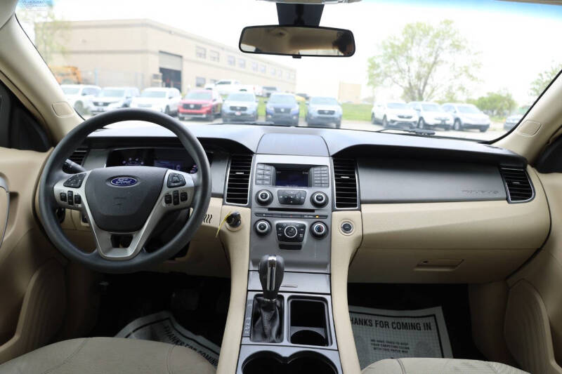 2017 Ford Taurus SE