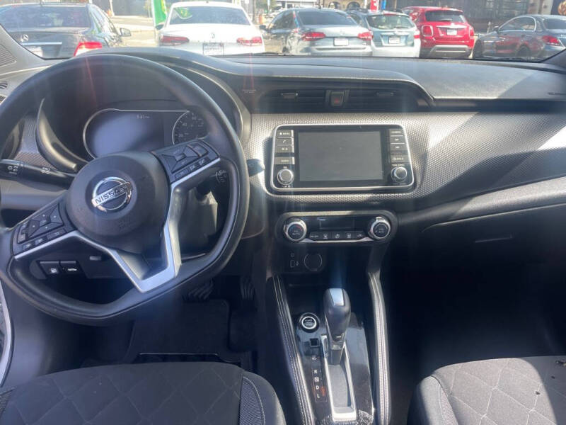 2019 Nissan Kicks S