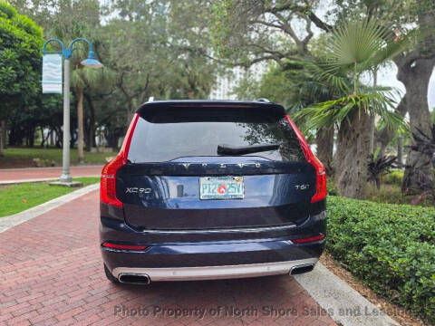2016 Volvo XC90 T6 Momentum