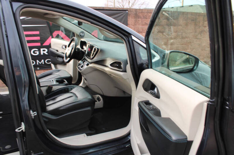 2021 Chrysler Pacifica Touring L