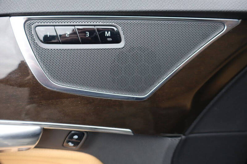 2018 Volvo XC90 T6 Momentum