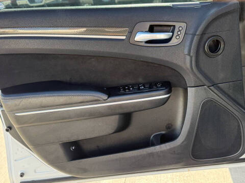 2012 Chrysler 300 SRT8