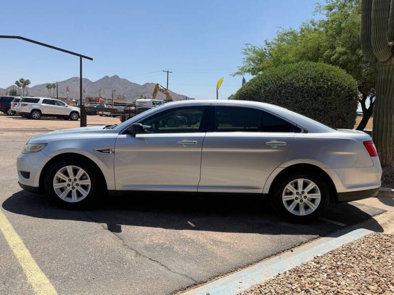 2011 Ford Taurus SE