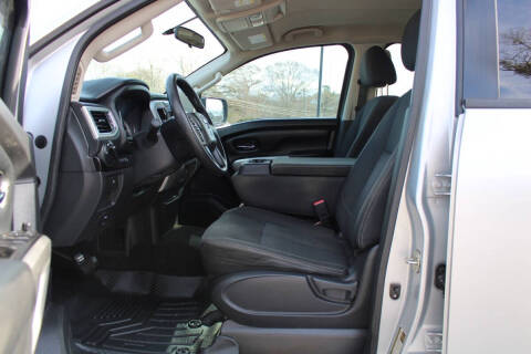 2019 Nissan Titan SV