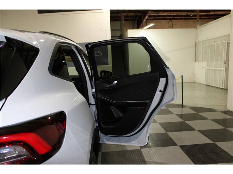 2025 Ford Escape ST-Line Select