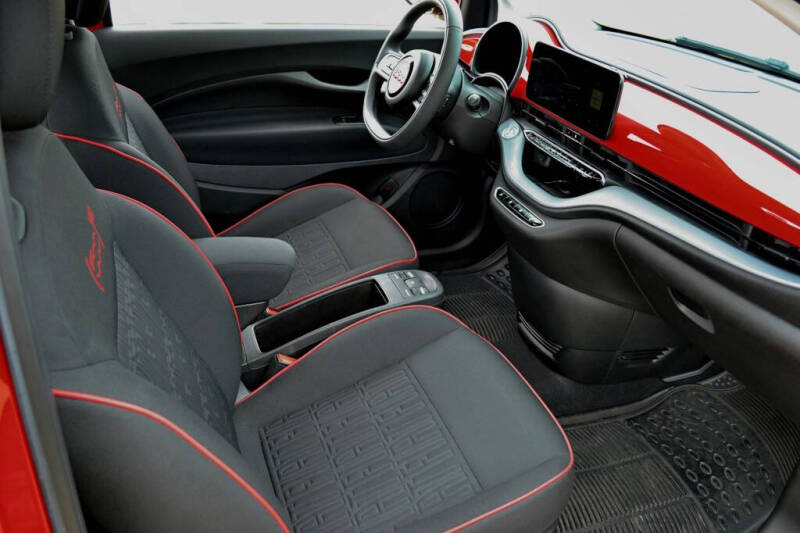 2024 FIAT 500e