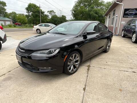 2015 Chrysler 200 for sale at Auto Connection in Waterloo IA