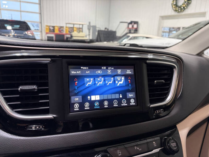 2021 Chrysler Voyager LXi