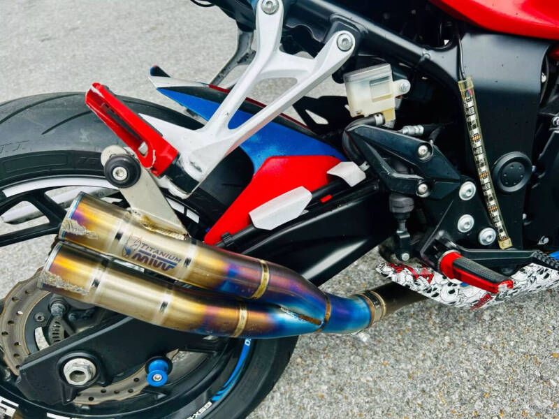 2018 Suzuki GSX-S750ZAL8