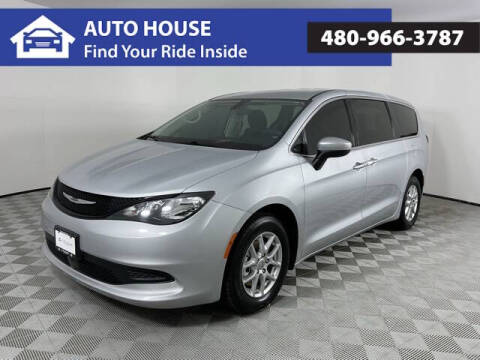 2022 Chrysler Voyager LX