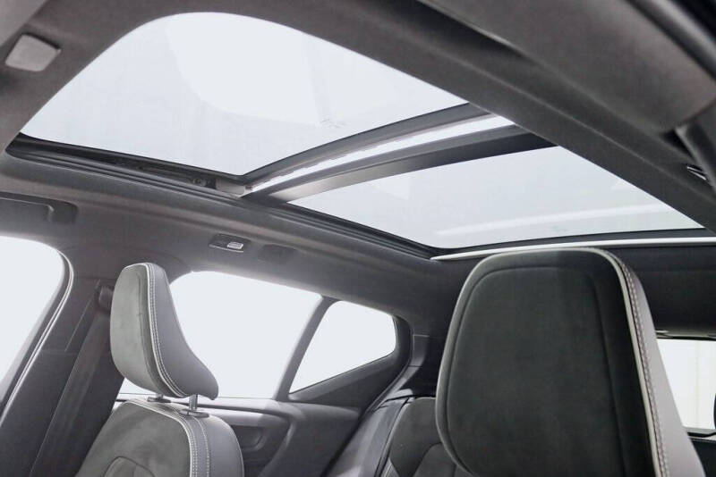 2021 Volvo XC40 Recharge Pure Electric P8