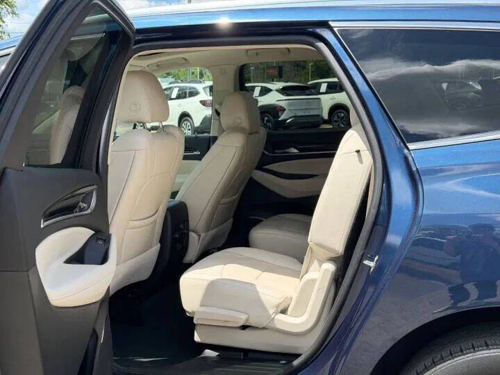 2023 Buick Enclave Essence