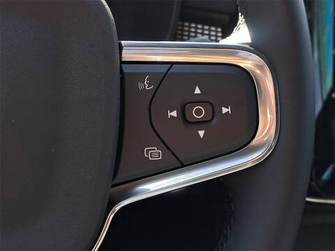 2026 Volvo XC40 B5 Ultra Black Edition