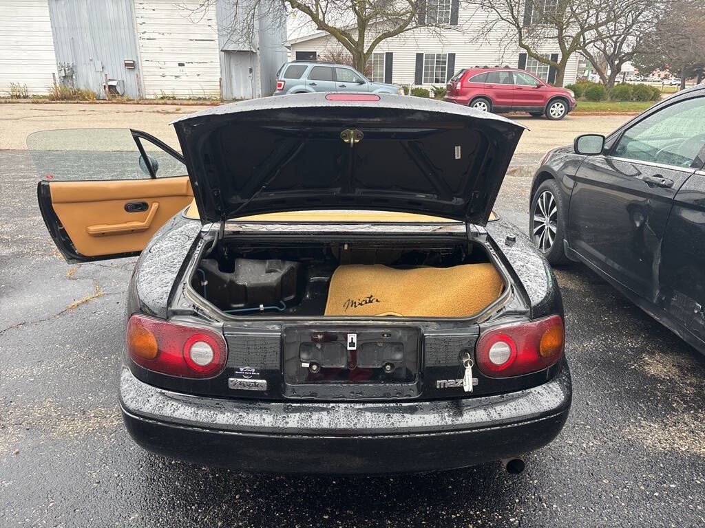 1992 Mazda MX-5 Miata for sale at DECKER AUTO SALES in Bay City, MI