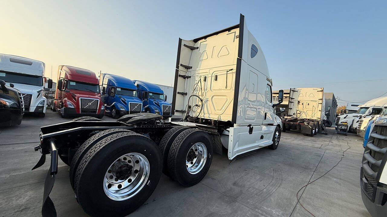 2019 Freightliner Cascadia for sale at KING TRUCK TRAILER SALES in Bakersfield, CA