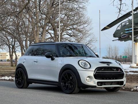 2015 MINI Hardtop 2 Door for sale at Every Day Auto Sales in Shakopee MN