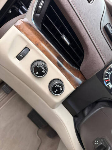 2017 Cadillac Escalade Luxury