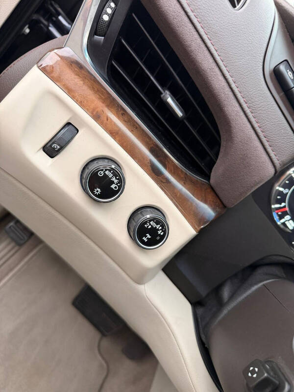 2017 Cadillac Escalade Luxury