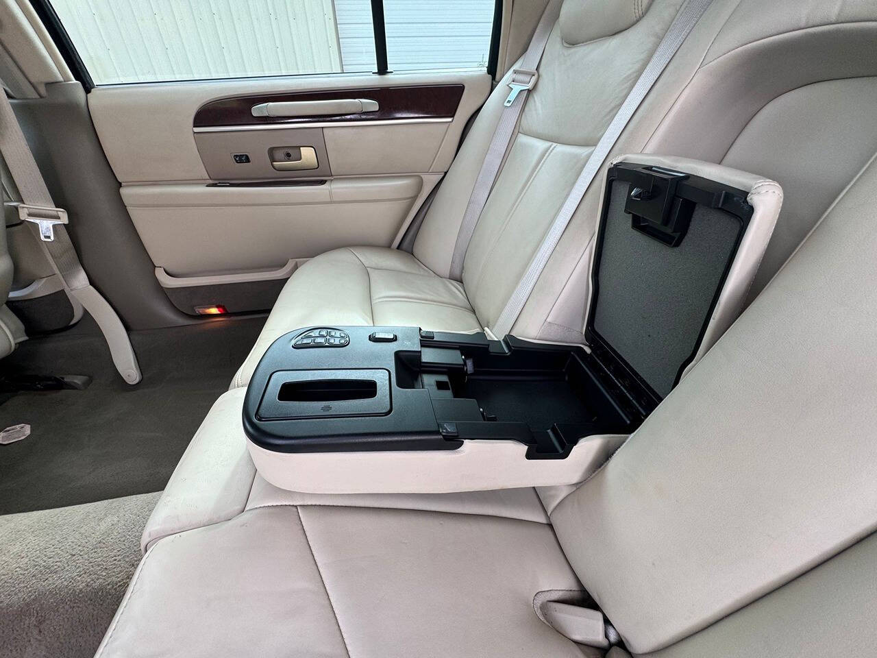 2004 Lincoln Town Car for sale at Carnival Car Company in Victoria, TX