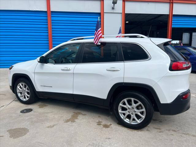 2018 Jeep Cherokee  - $18,797