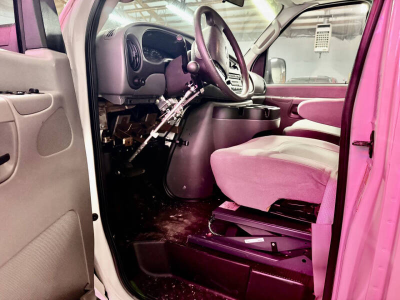 2007 Ford E-Series E-150 XLT