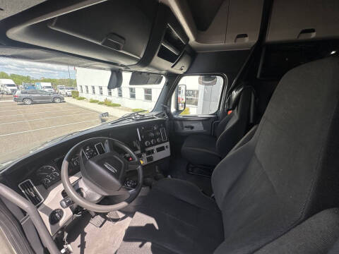 2020 Freightliner Cascadia