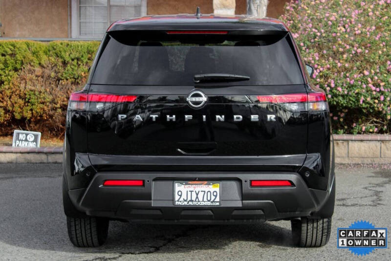 2024 Nissan Pathfinder S