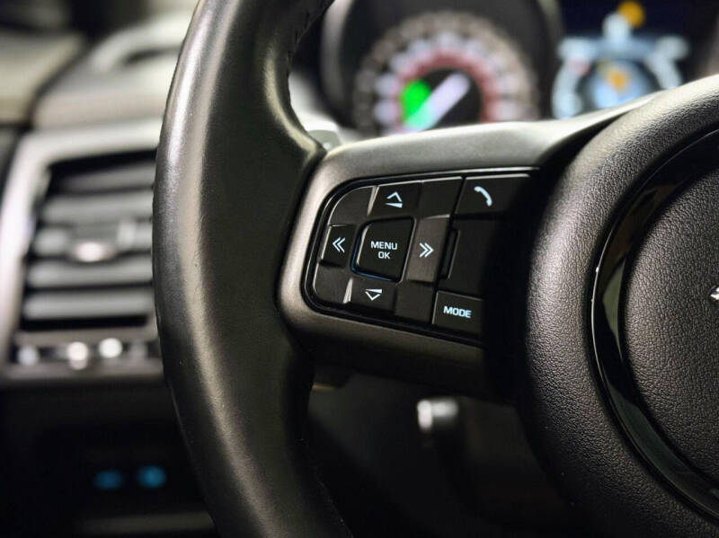 2016 Jaguar F-TYPE R