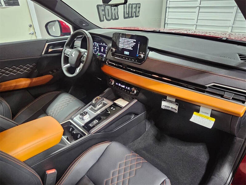 2025 Mitsubishi Outlander PHEV