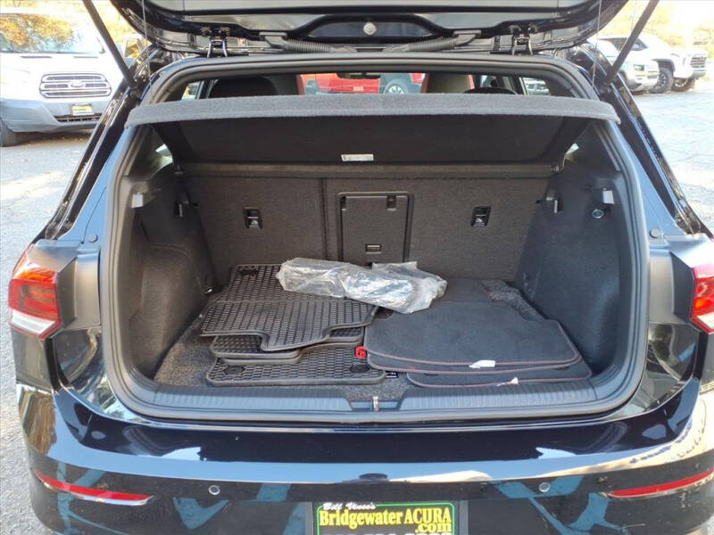 2022 Volkswagen Golf GTI SE