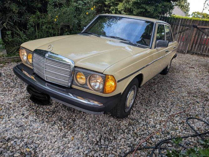 1977 Mercedes-Benz 300-Class
