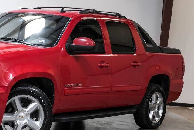 2011 Chevrolet Avalanche LS