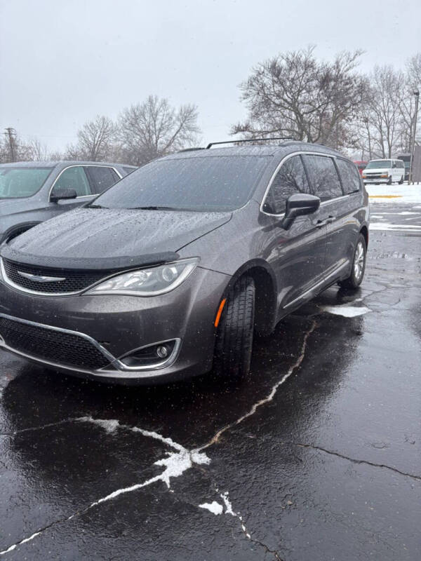 2017 Chrysler Pacifica Touring-L