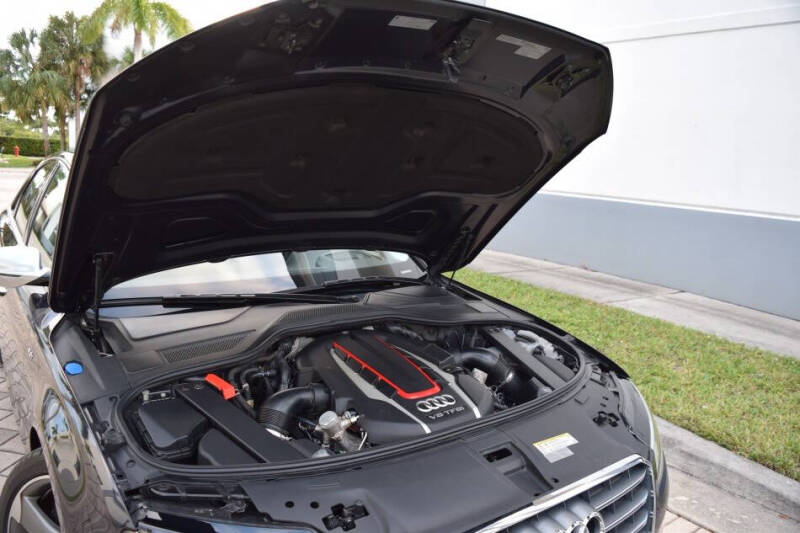 2015 Audi S8 4.0T quattro