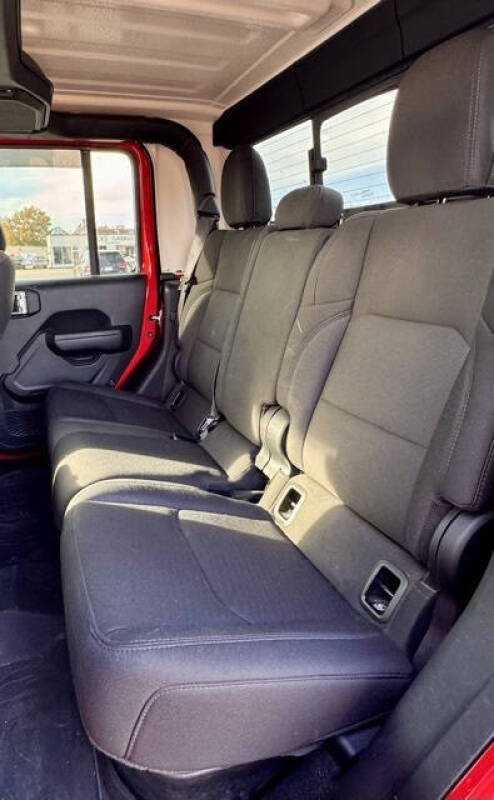 2022 Jeep Gladiator Sport