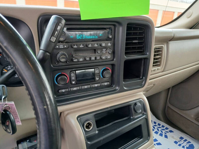 2004 Chevrolet Silverado 2500HD LT photo 9