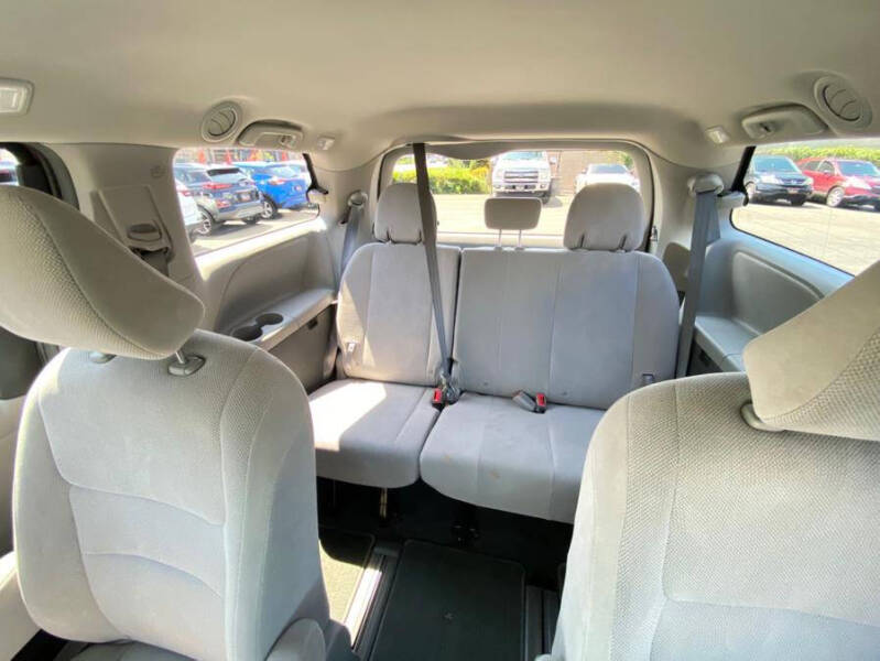 2019 Toyota Sienna L 7-Passenger