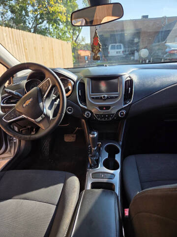 2017 Chevrolet Cruze LT Auto