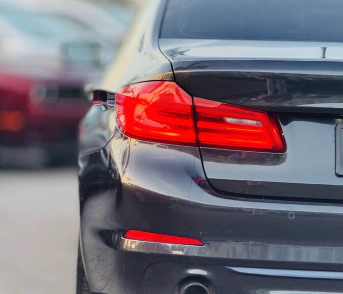 2018 BMW 5 Series 530i