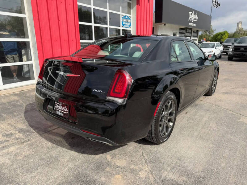 2017 Chrysler 300