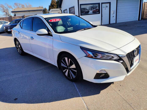 2020 Nissan Altima for sale at Triangle Auto Sales 2 in Omaha NE