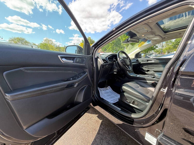 2020 Ford Edge Titanium