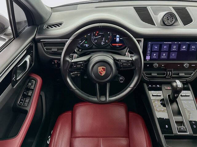 2023 Porsche Macan T